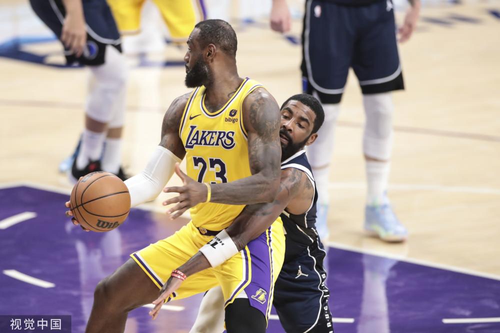 迫使他仓促 迫使他仓促