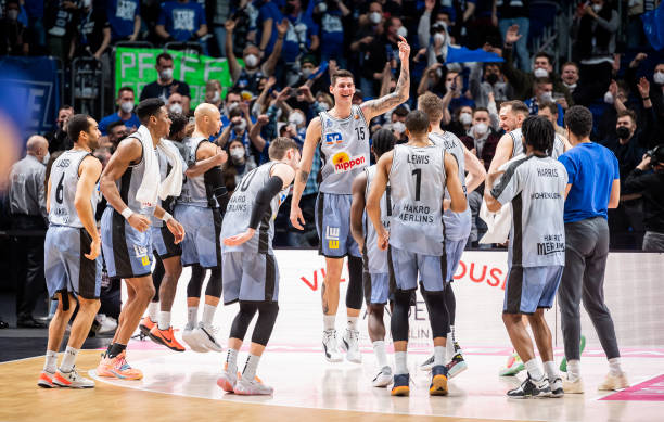 坚持不懈的 坚持不懈的