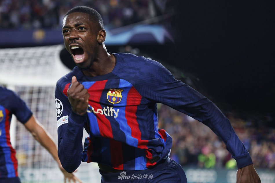 表现成为W 表现成为W